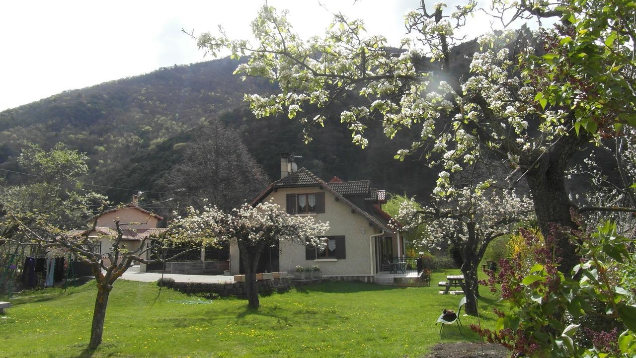Au Vieux Tilleul Bed & Breakfast Veynes Dış mekan fotoğraf